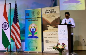 The Consulate General of India, in collaboration with Heartfulness, community partners FOG, and AIA,supporting partner SBI celebrated the 10th International Day of Yoga at Heartfulness Institute in Fremont. Over 350 participants joined, with elected officials and special guests like Acharya Lokesh Muniji and Bhai Saheb Satpal Singh Ji gracing the event. The Consul General, Dr. Srikar Reddy, addressed the gathering, highlighting the benefits of yoga. Advisor to President Biden for Asian Americans, Ajay Bhutoria, presented a recognition from the California State Assembly to Dr. Srikar Reddy. Children from AIA and FOG delighted us with a beautiful cultural yogic dance.