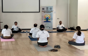 The Indian Consulate in San Francisco, in collaboration with the Stanford India Policy and Economic Club (SIPEC), proudly organized the 10th International Day of Yoga at Stanford University.